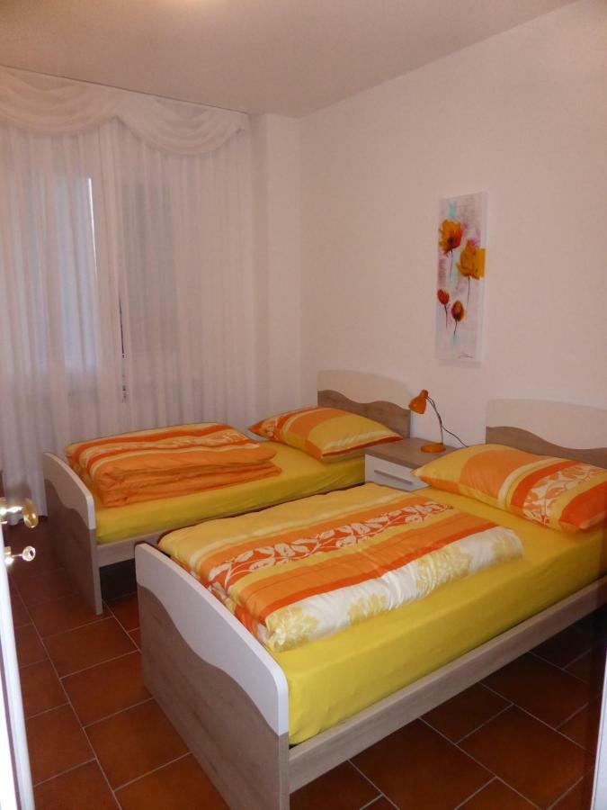 Villa Banfi Лавена Понте Треза Екстериор снимка